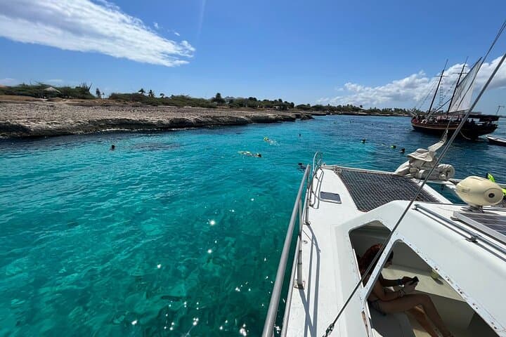 Sail to the Antilla: Aruba Catamaran Snorkel, Shipwreck & Turtle Swim photo 5