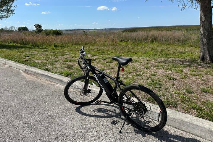 Self-Guided Lakefront E-Bike Tour in Kissimmee — 3-Hour Family Ride photo 4