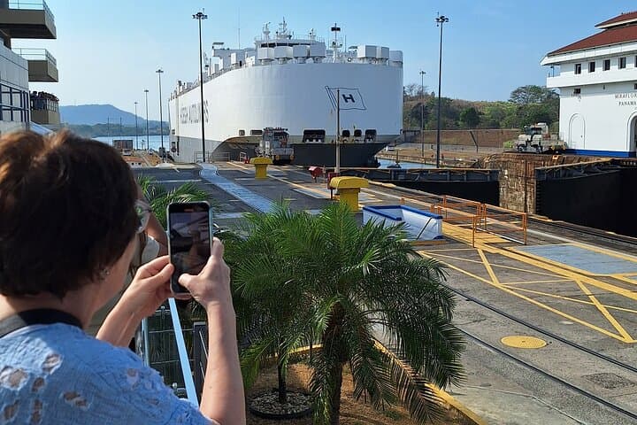 Panama Canal Private Tour — Miraflores Locks, Amador Causeway & Canal Zone