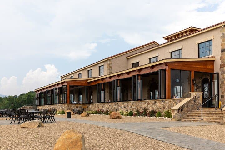 Monticello Wine Trail: Private Custom Wine Tour with Panoramic Sunroof photo 5