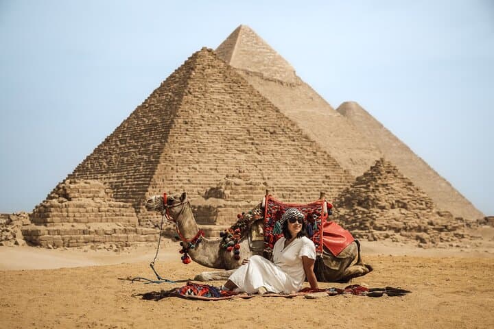 Private Cairo Photography Tour: Pyramids & Sphinx Walking Photo Experience photo 3