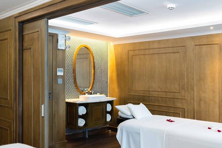 Halong Bay Luxury Day Cruise from Hanoi with Glass-Bottom Pool & Buffet photo 6