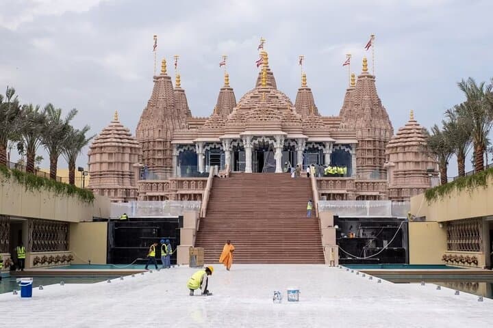 Abu Dhabi Sightseeing Tour with BAPS Hindu Mandir — Full-Day Cultural Visit photo 3