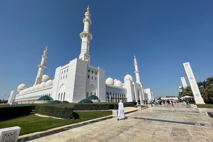 BAPS Hindu Temple & Abu Dhabi Cultural Sightseeing Tour photo 4