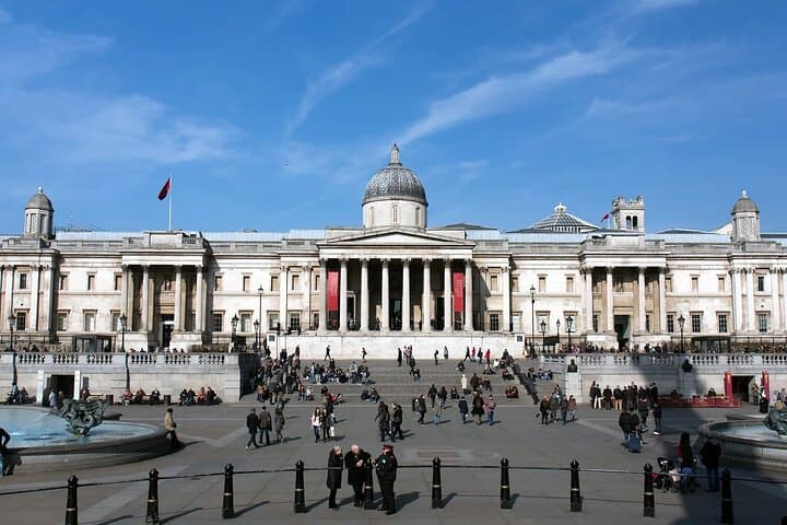 Solve a Victorian Murder: Self-Guided Mystery Walk from Trafalgar Square to Leicester Square