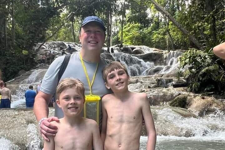 Climb Dunn's River Falls and Zipline in Ocho Rios: Full-Day Waterfall Adventure photo 5