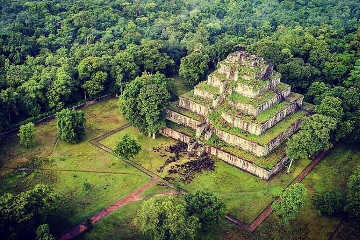 Koh Ker and Beng Mealea Day Tour: Explore Cambodia's Jungle Temples photo 6
