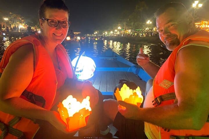 Hoi An Evening Lantern Walk & Sampan Boat Ride — Night Market Experience photo 2