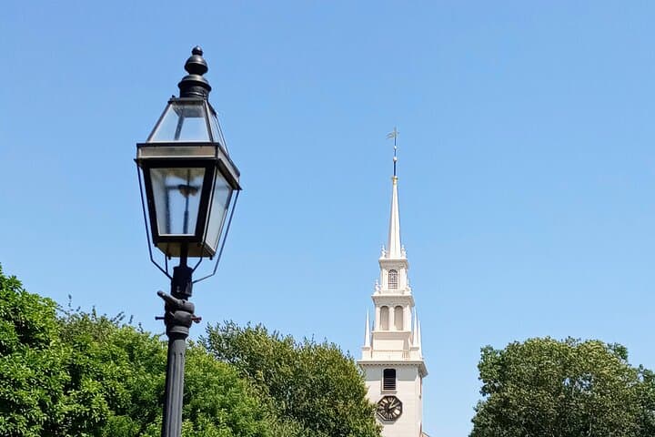 Gilded Age Private Van Tour: Newport Mansions, Ocean Drive & Colonial Highlights (90-Minute)
