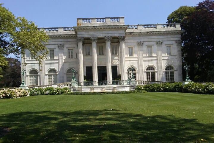 Gilded Age Private Van Tour: Newport Mansions, Ocean Drive & Colonial Highlights (90-Minute) photo 2