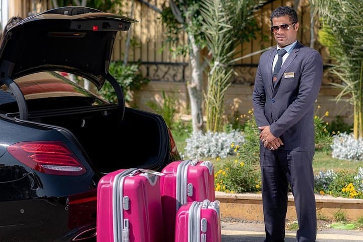 Private Dubai Airport Transfer DXB to Dubai City — 24/7 Private Pickup photo 1