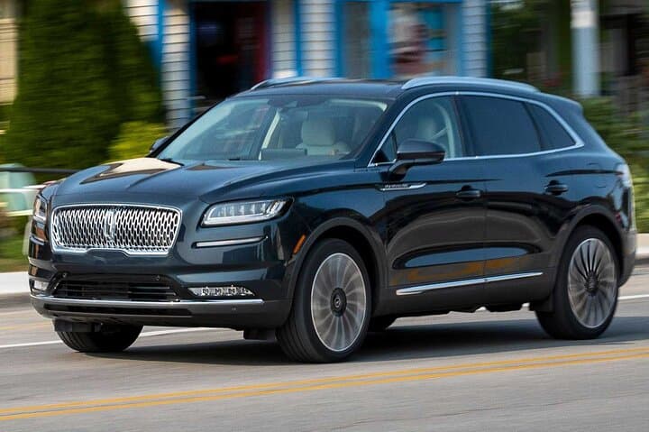 Chicago Luxury Sedan Airport Transfer: O'Hare & Midway Curbside One-Way photo 1