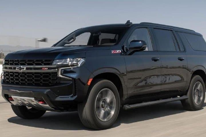 Chicago Luxury SUV Airport Transfer: O'Hare & Midway One-Way Chauffeur Service photo 2