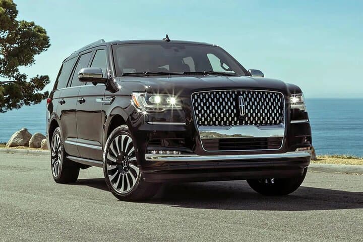 Luxury Curbside Transfer from O'Hare or Midway to Chicago — One-Way SUV Service