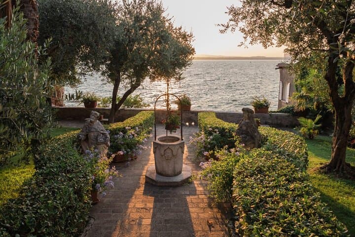 Private Family Walking Tour of Sirmione: Scaligero Castle, Grotte di Catullo & Jamaica Beach photo 5