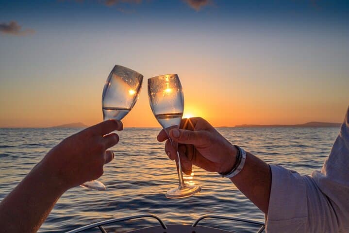Howe Sound Sunset Cruise from Vancouver — Horseshoe Bay Evening Boat Tour photo 4