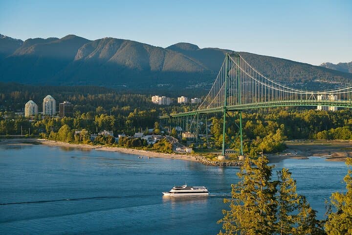 Vancouver Coastal Highlights: Prospect Point, Capilano Suspension Bridge & Horseshoe Bay Private Tour photo 4