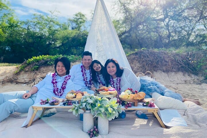 Private Breakfast Charcuterie on a Hidden Maui Beach with Photos photo 3