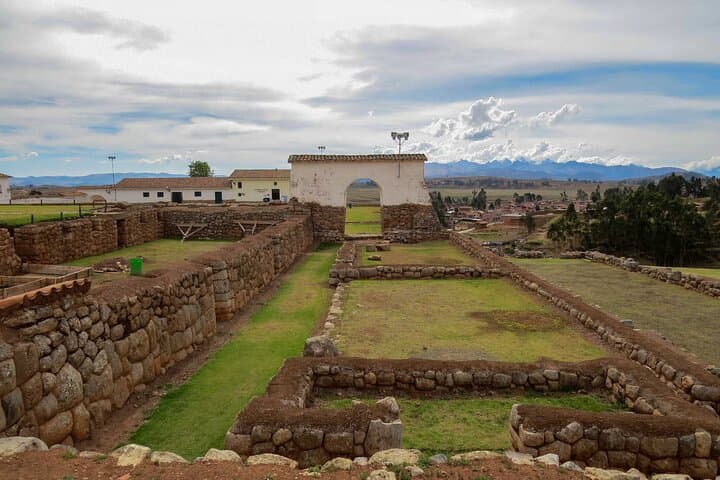 Full-Day Sacred Valley Tour from Cusco: Pisac, Urubamba & Ollantaytambo photo 2