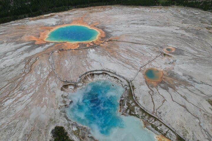 Yellowstone Full-Day Private Tour from Jackson Hole — Old Faithful, Grand Prismatic & Wildlife photo 2