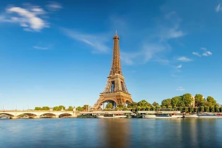 Paris Insider Small-Group Tour with Seine Sightseeing Cruise photo 2