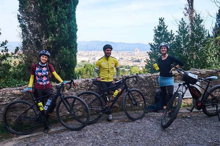 Tuscany E-Bike & Chianti Self-Guided Day Ride with Vineyard Visit