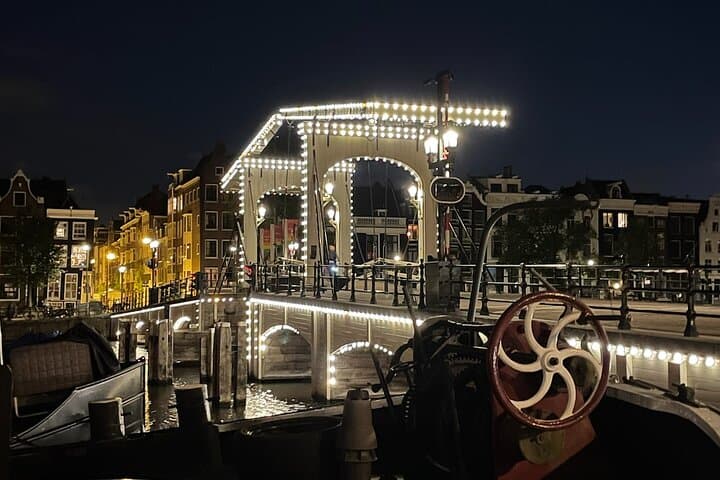 Amsterdam Highlights Walking Tour — Dam Square, Jordaan & Red Light District photo 3