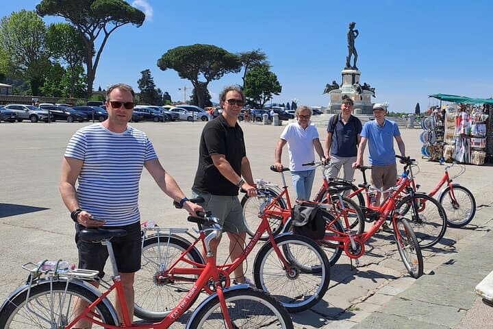 Florence Bike Tour Highlights: Ponte Vecchio, Duomo & Arno River in 3 Hours photo 5