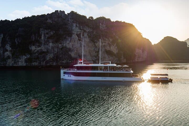 Jade Sails Luxury Day Cruise: Halong Bay & Lan Ha Kayak Adventure photo 4
