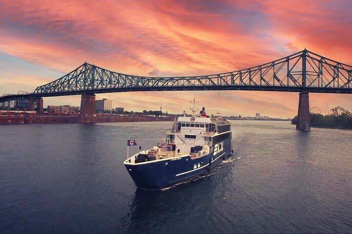 Montreal Evening DJ Cruise on the St. Lawrence — Sunset Drinks & Dancing photo 5
