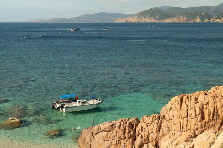 Vinh Hy Bay Full-Day Private Adventure: Nui Chua Hike, Raglai Village & Snorkel