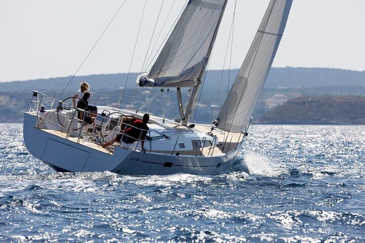 Private 6-Hour Sailing to Dia Island from Heraklion — Swim & Snorkel Cruise