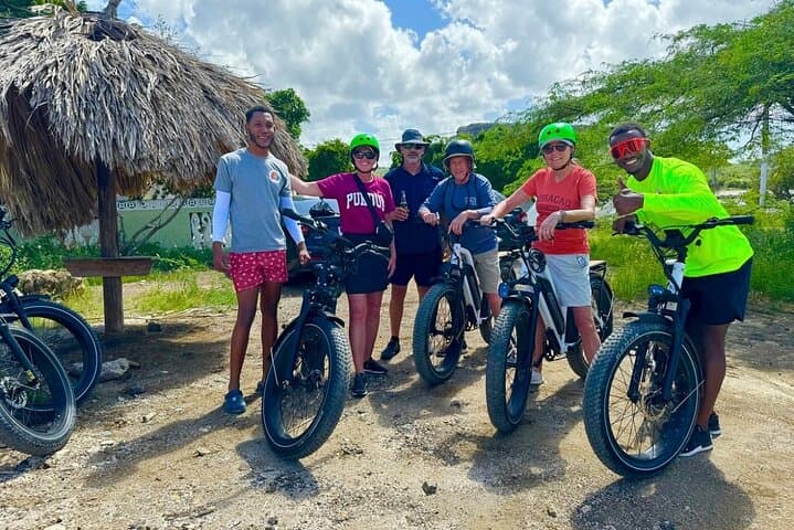 E-Bike Downtown Curaçao: Guided Ride from Punda to Otrobanda photo 3