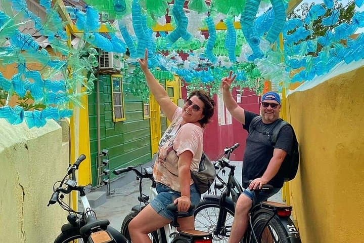 E-Bike Downtown Curaçao: Guided Ride from Punda to Otrobanda photo 5