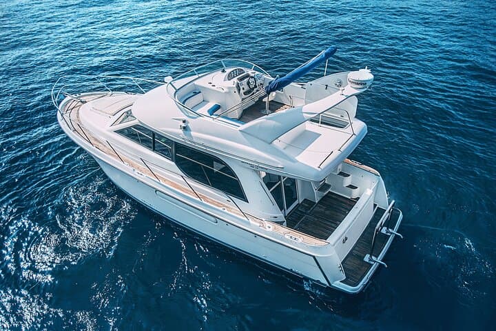 Private Yacht Charter to Isla Mujeres from Cancun — Meridian 40FT photo 4