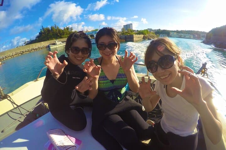 Private Blue Cave Diving Tour in Onna, Okinawa — Guided Boat Dive with 4K Photos photo 3