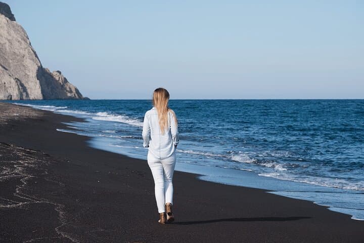 Best of Santorini: Private Caldera Tour and Wine Tasting in Oia and Fira