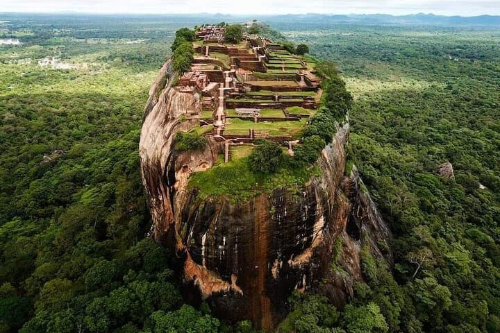 Sigiriya & Dambulla Day Tour from Katunayake: Climb Sigiriya Rock and Explore Dambulla Cave Temple photo 3