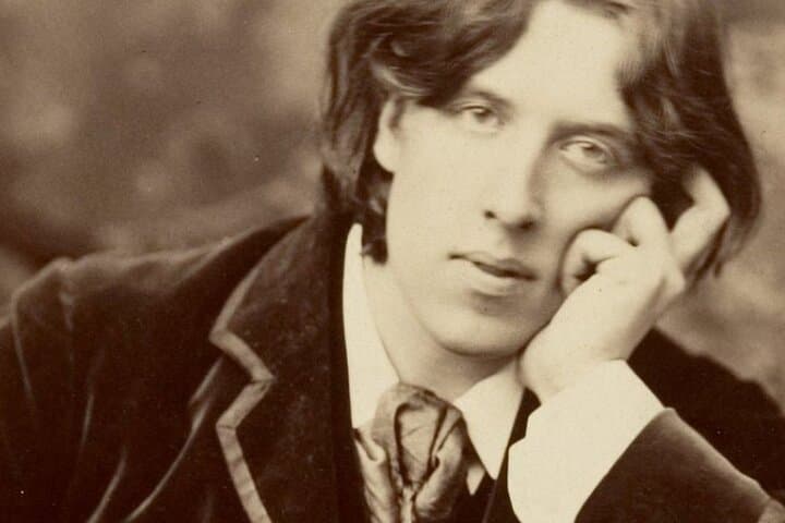 Self-Guided Oscar Wilde Walking Tour in Mayfair & St James, London