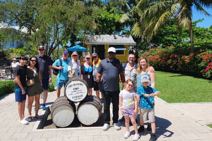 Half-Day Nassau Bus Tour — Rum Cakes, Forts & Queen's Staircase photo 6