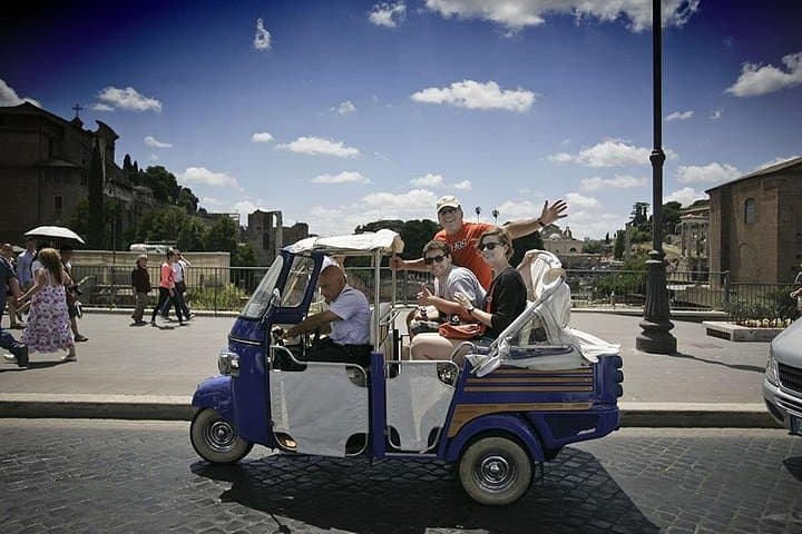 Bari Tuk Tuk Calessino: One-Hour Private City Tour photo 1