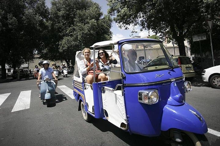 Bari Tuk Tuk Calessino: One-Hour Private City Tour photo 3