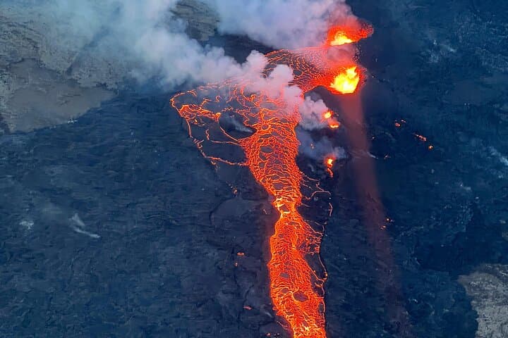 Helicopter Tour Over Iceland's New Lava Fields - Reykjanes Peninsula photo 6
