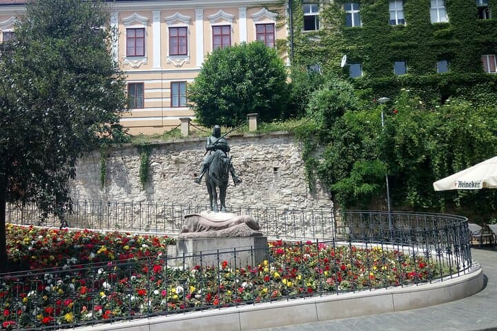 Zagreb Morning Walk & Coffee: Upper Town, Dolac Market, and Cathedral photo 3