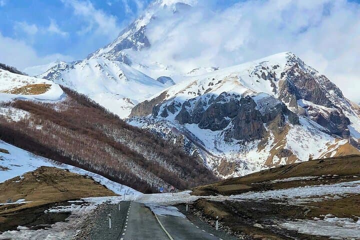 Kutaisi to Kazbeki & Gudauri: Full-Day Private Tour to Gergeti Church and Ananuri