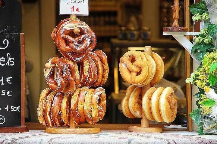 Strasbourg Street Food Walking Tour: Tarte Flambée, Petite France & Cathedral Sights