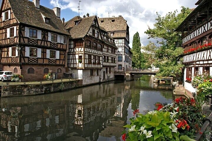Strasbourg Street Food Walking Tour: Tarte Flambée, Petite France & Cathedral Sights photo 5