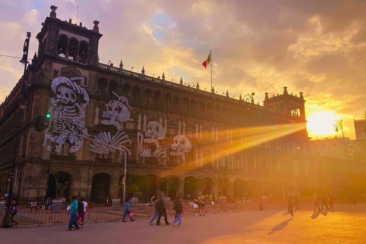 mexico-city-walking-tour-local-eats-flower-market-historic-streets