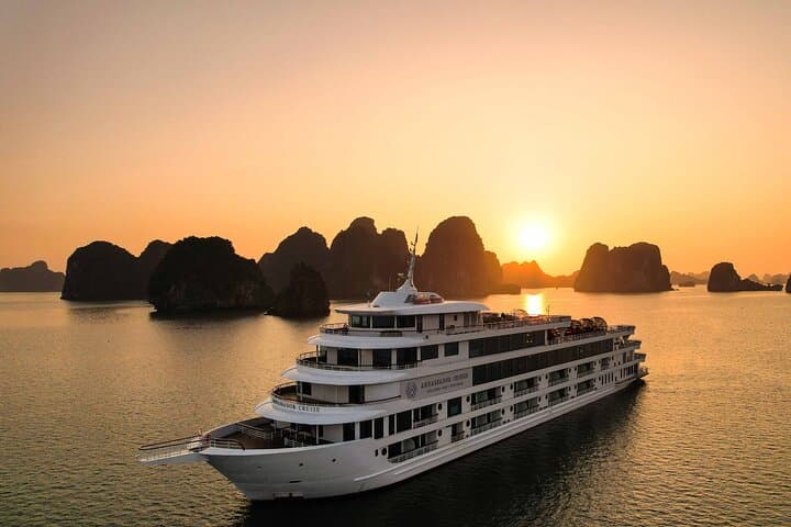 3-Day Halong Bay Cruise from Hanoi — Kayaking, Caves & Floating Villages photo 1