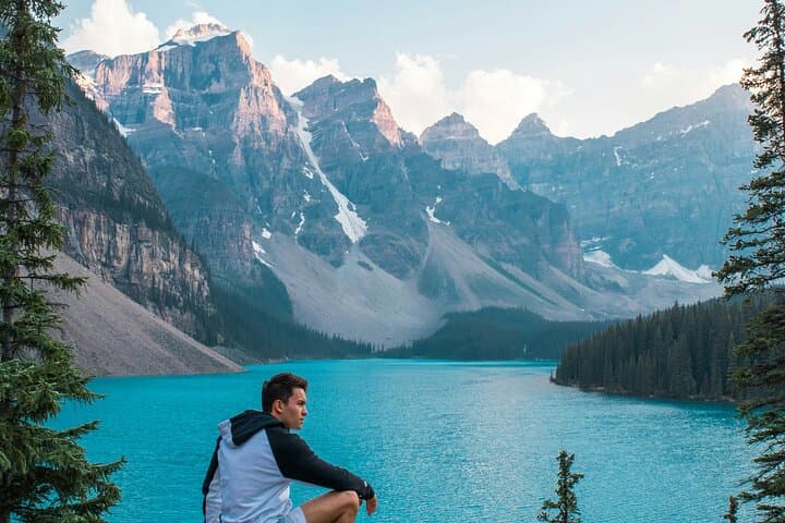 Moraine Lake & Lake Louise: A Small-Group Full-Day Banff Secrets Tour